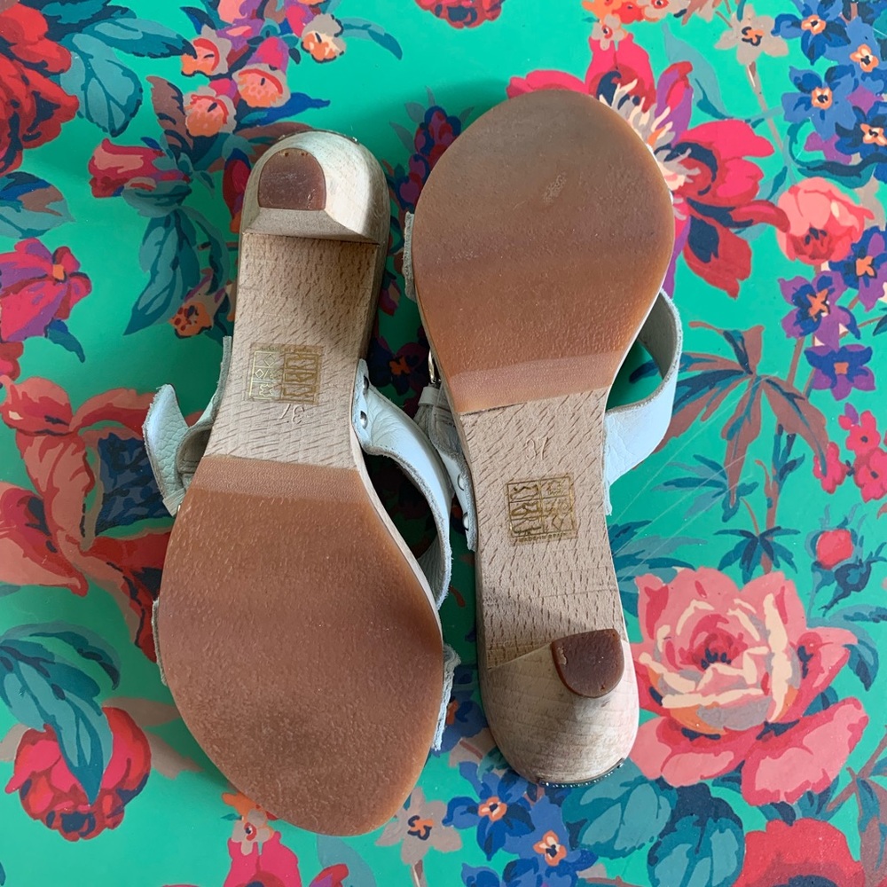 Burberry London Wooden Sandal Heels - Picture 5 of 8